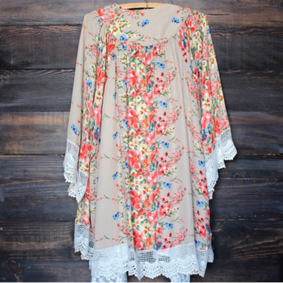 🍒BEAUTY Long Floral Kimono 💕 - Picture 4 of 8
